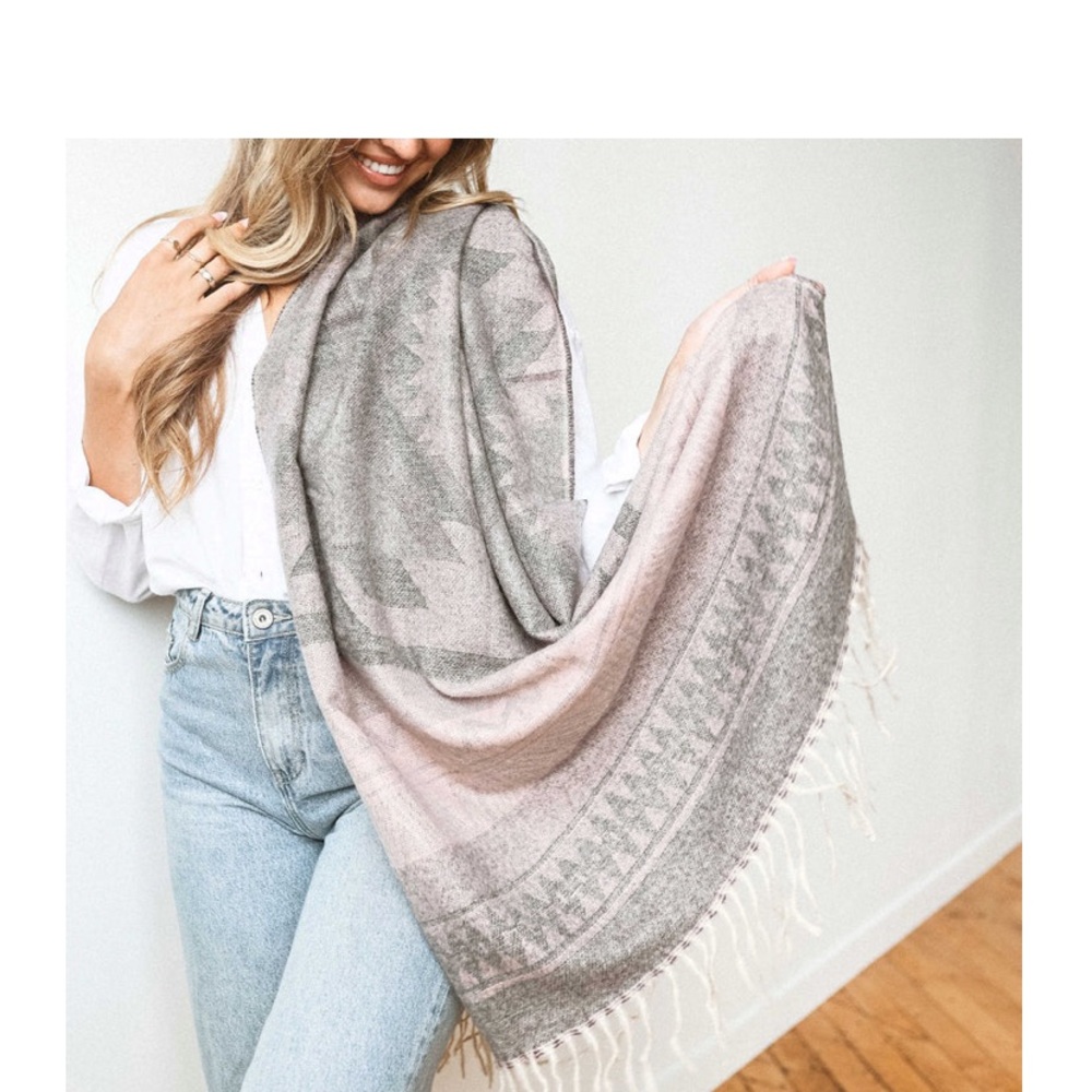 Scarves/Wraps